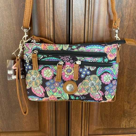 NEW!!! STONE MOUNTAIN Crossbody - Picture 1 of 10